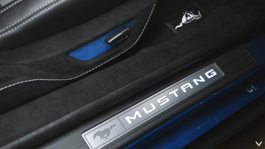 Детали интерьера Ford Mustang GT Convertible by Vilner 2018 года  (фото 5 из 17)
